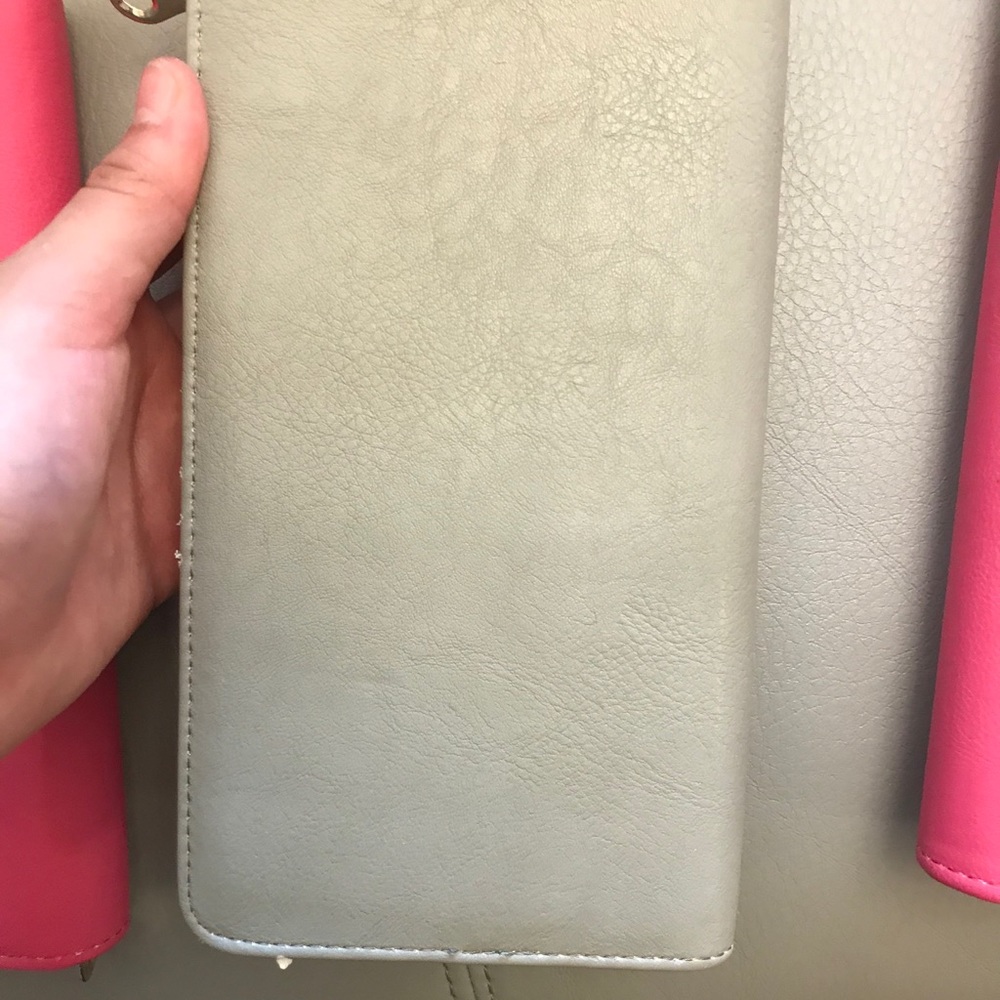Wallets - Picture 3 of 4